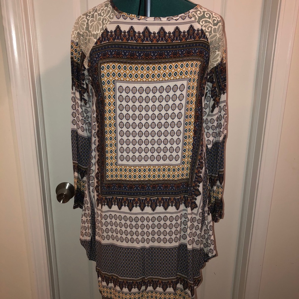 SIMPLY ASTER• Aztec mid length dress - long sleeve